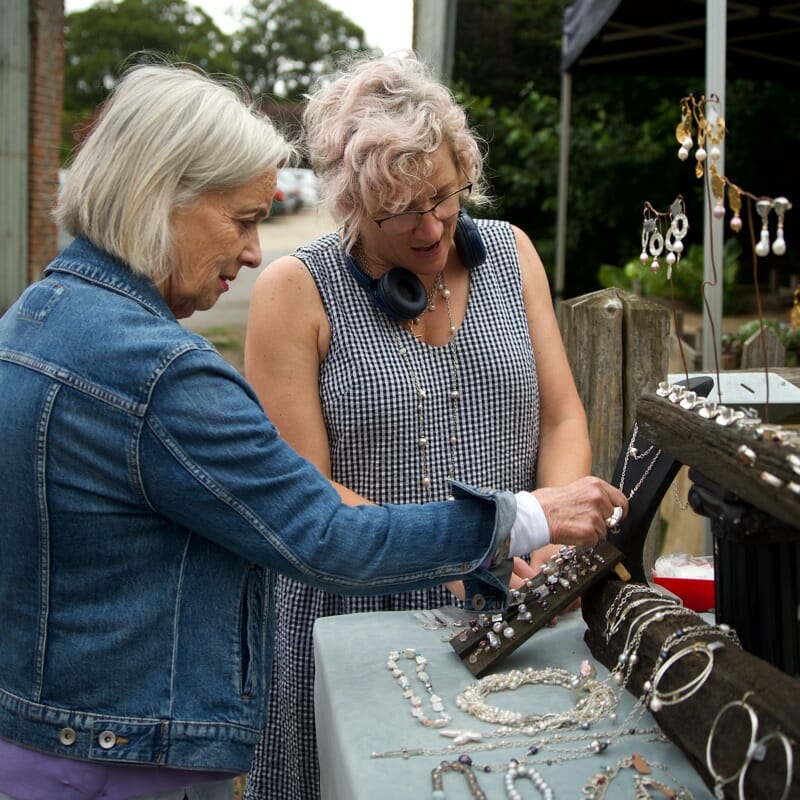 buying jewellery